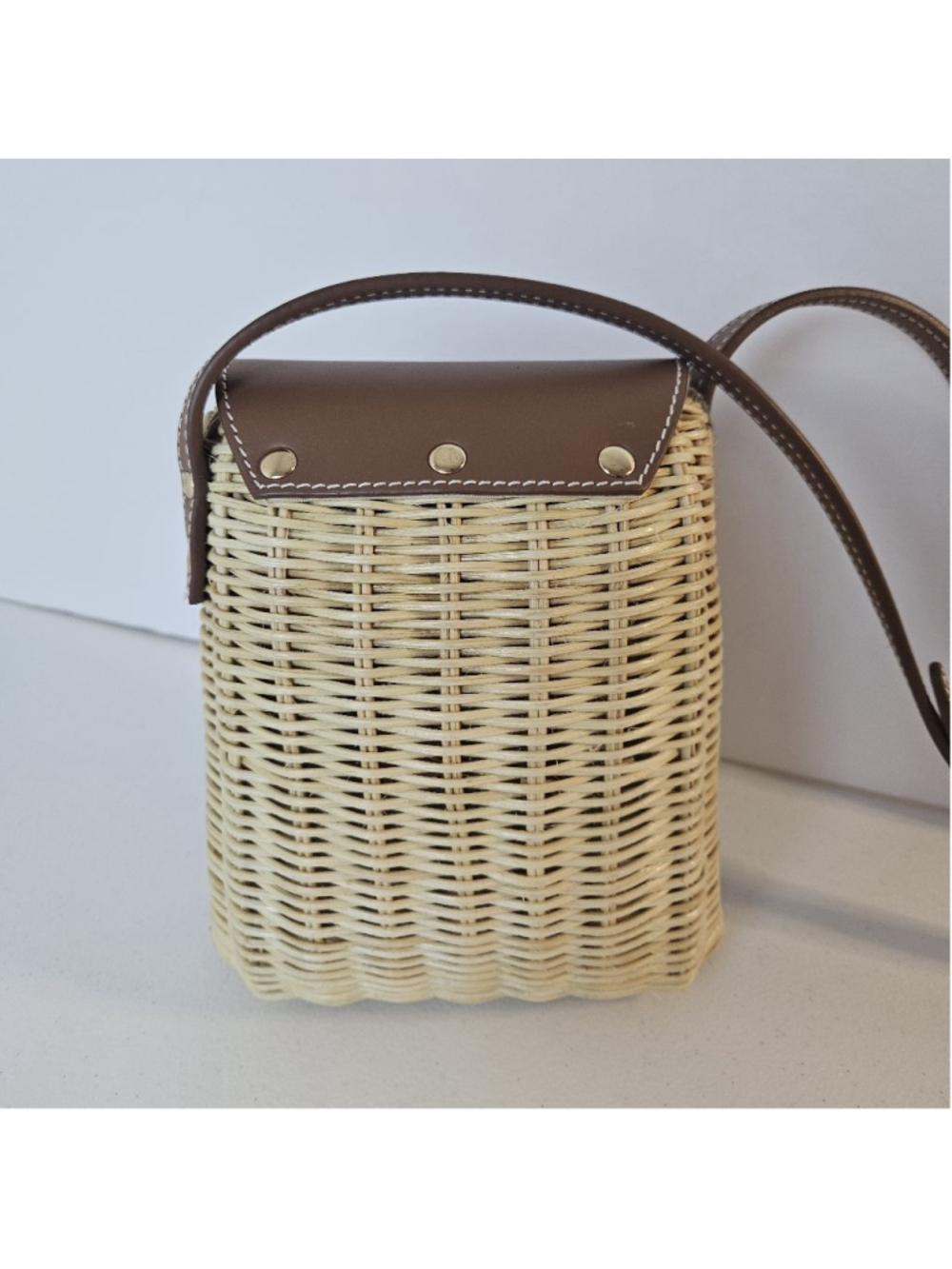 MARK & GRAHAM Wicker & Leather Buckle Crossbody Bag Small Handwoven - Picture 5 of 13